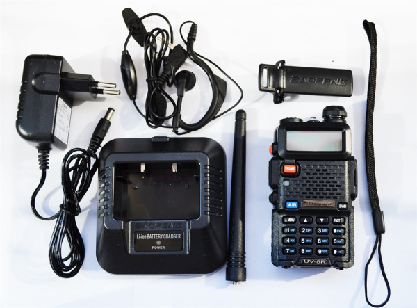 Baofeng UV-5R (Black) 8 Вт Портативная радиостанция VHF/UHF (136-174 МГц; 400-520 МГц) UV-5R8W от прозводителя Baofeng